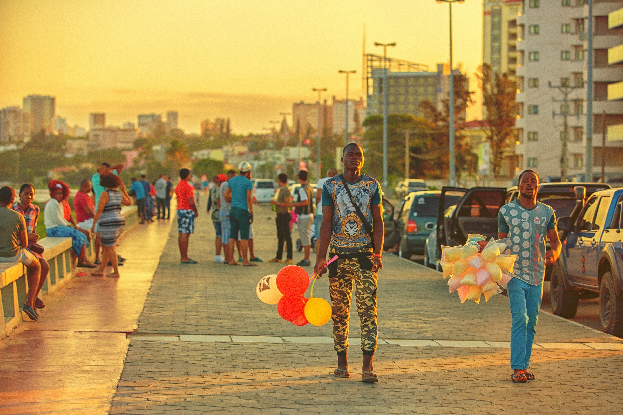 Image of market sellers working in Avenida da Marginal, Maputo, Mozambique 