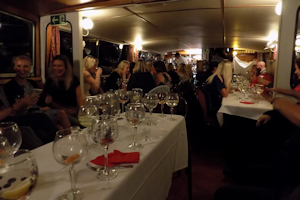 Gin cruise on the Thames