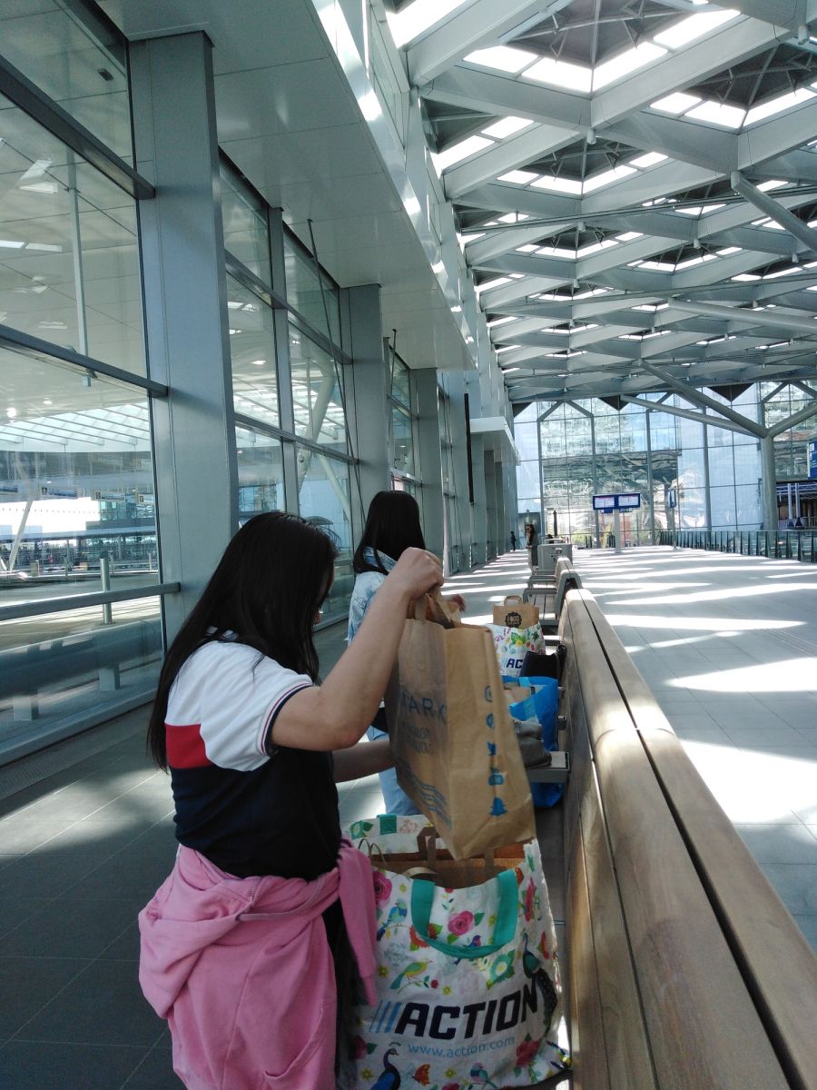 Distributing food packs from Red Cross and others in The Hague